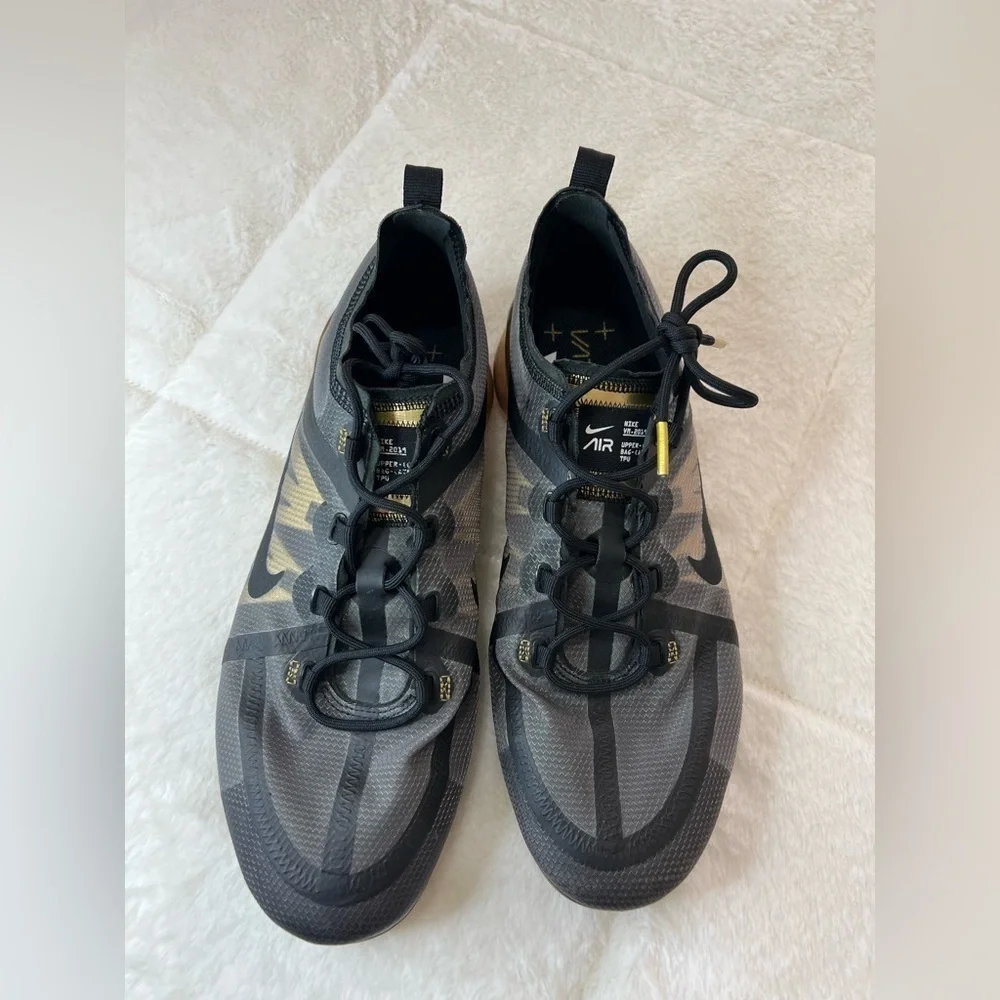 Nike Air VaporMax 2019 Black Gold shoes size 10.5
